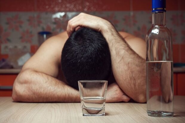 Male alcoholism, leading to fatal consequences for the body