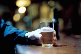 ways to quit drinking alcohol on your own