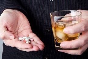 can i drink alcohol while taking antibiotics